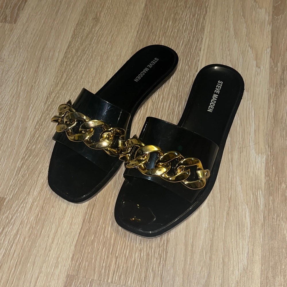 Woman’s Size 8 Steve Madden Pizzie Jelly Sandals